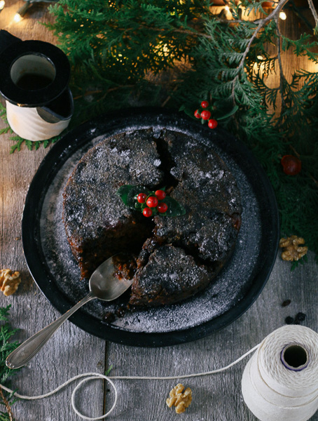 Blow those Christmas Pudding lovers away at your holiday party (and convert the haters) with this uh-mazing Christmas Pudding swimming in Caramel Sauce!