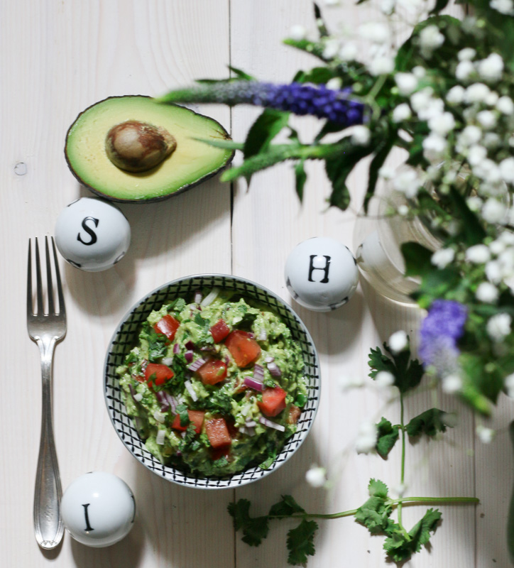 The utterly perfect, bewilderingly simple, tastiest Guacamole EVER!!!